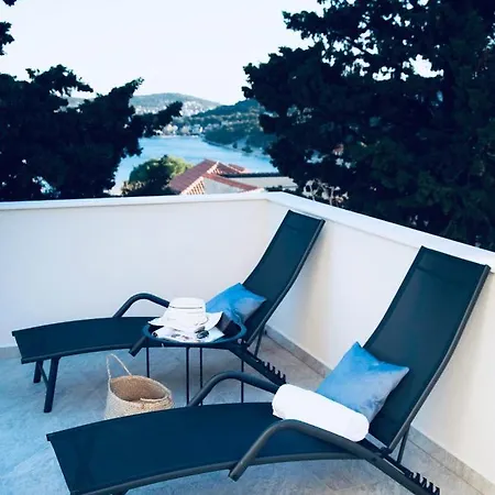 2-bed Apt With Ocean View 100 Meters To The Beach شقة روغوزنيكا