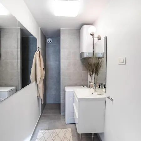 2-bed Apt With Ocean View 100 Meters To The Beach * روغوزنيكا