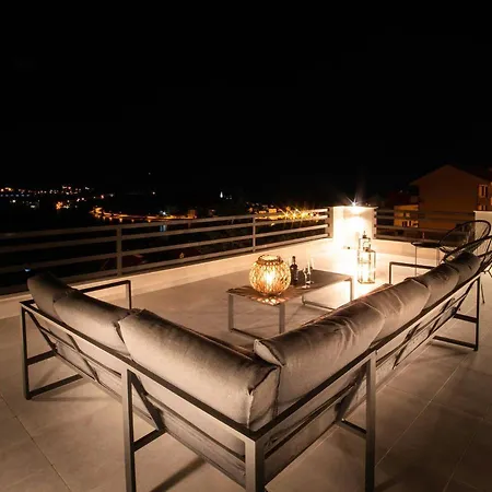 2-bed Apt With Ocean View 100 Meters To The Beach