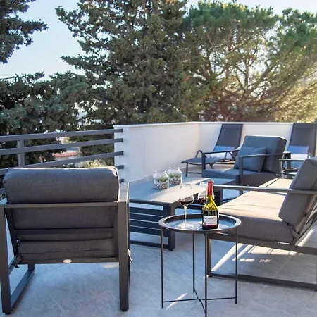 شقة 2-bed Apt With Ocean View 100 Meters To The Beach *